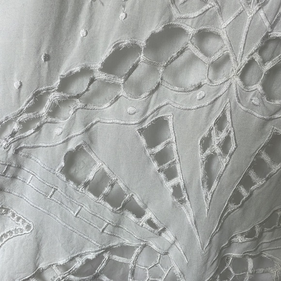 Beautiful blouse from Anthropologie with laser cut detail XXS - Picture 3 of 7